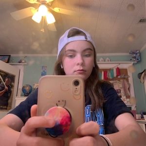 Meet your Posher, Ella